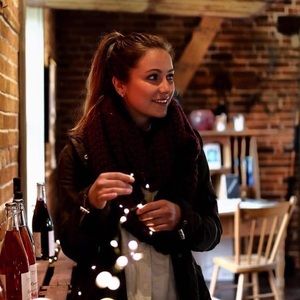 Meet your Posher, Laurence